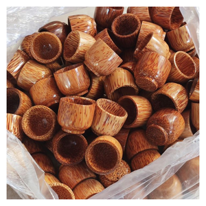 Service à thé décoratif en bois de noix de coco avec des motifs uniques, service à thé en bois de noix de coco authentique idéal pour les boîtes cadeaux ou les ensembles en vrac - Product Image 3