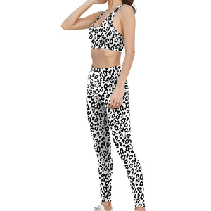 Ensembles de yoga pour femmes avec impression de votre propre logo, tendance de la mode, impression numérique personnalisée, 2 pièces, respirant, séchage rapide - Product Image 3