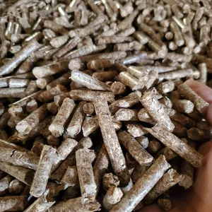 Pellet di legno di Acacia di qualità Premium DINplus A1 dal Vietnam materiale da biomassa all'ingrosso da 6-8mm in sacchetto da 15kg personalizzato