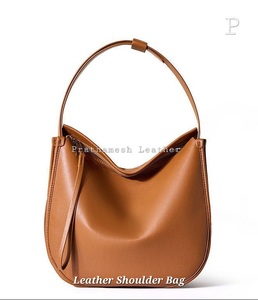 Sac à bandoulière en cuir à breloques convertibles Multi-Wear Sangles détachables Styles en cuir souple Élégance pratique Design polyvalent - Product Image 3
