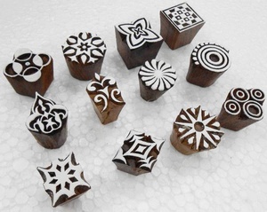 Timbre de bloc en bois avec motifs indiens, bordure et fleur - Product Image 4