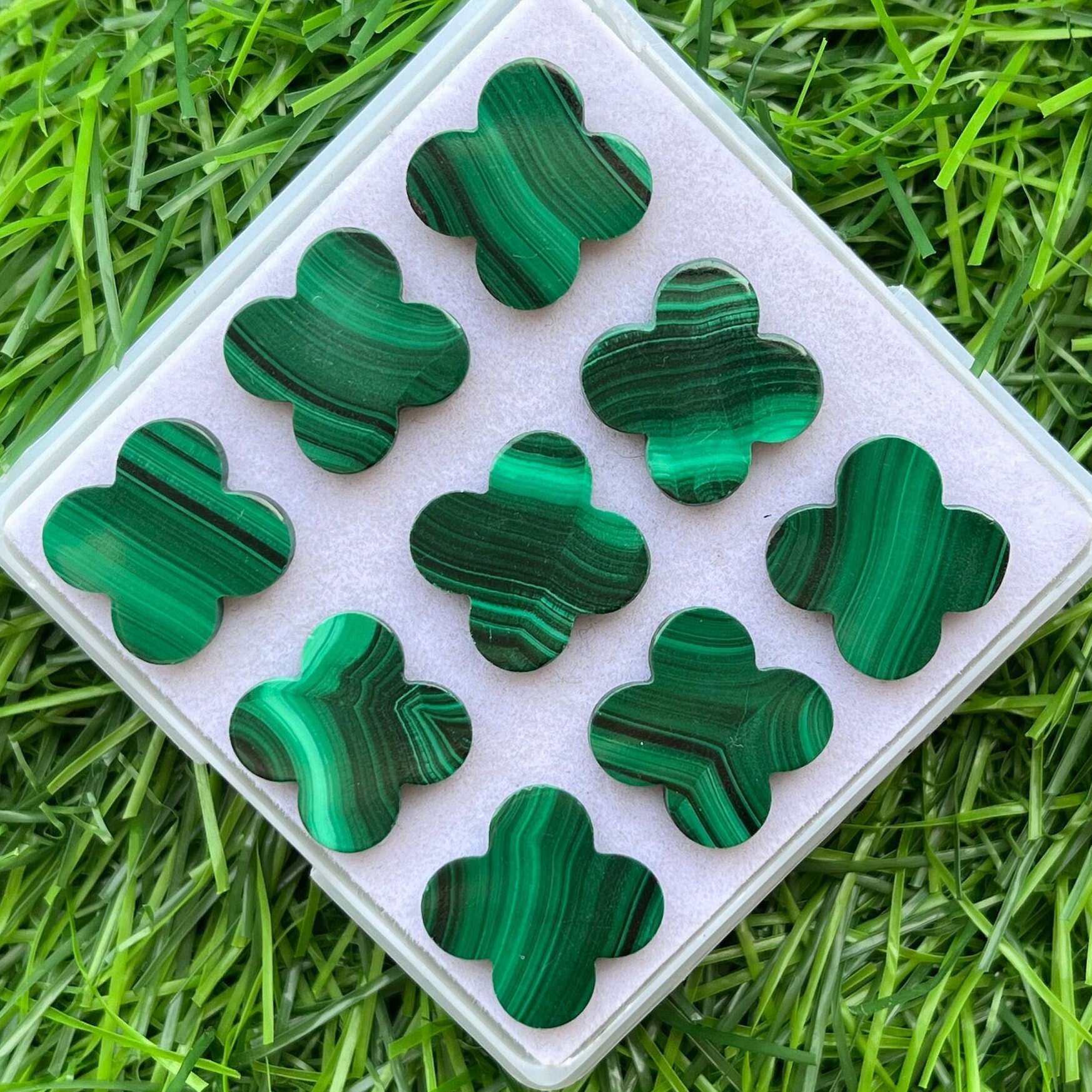 สีเขียว