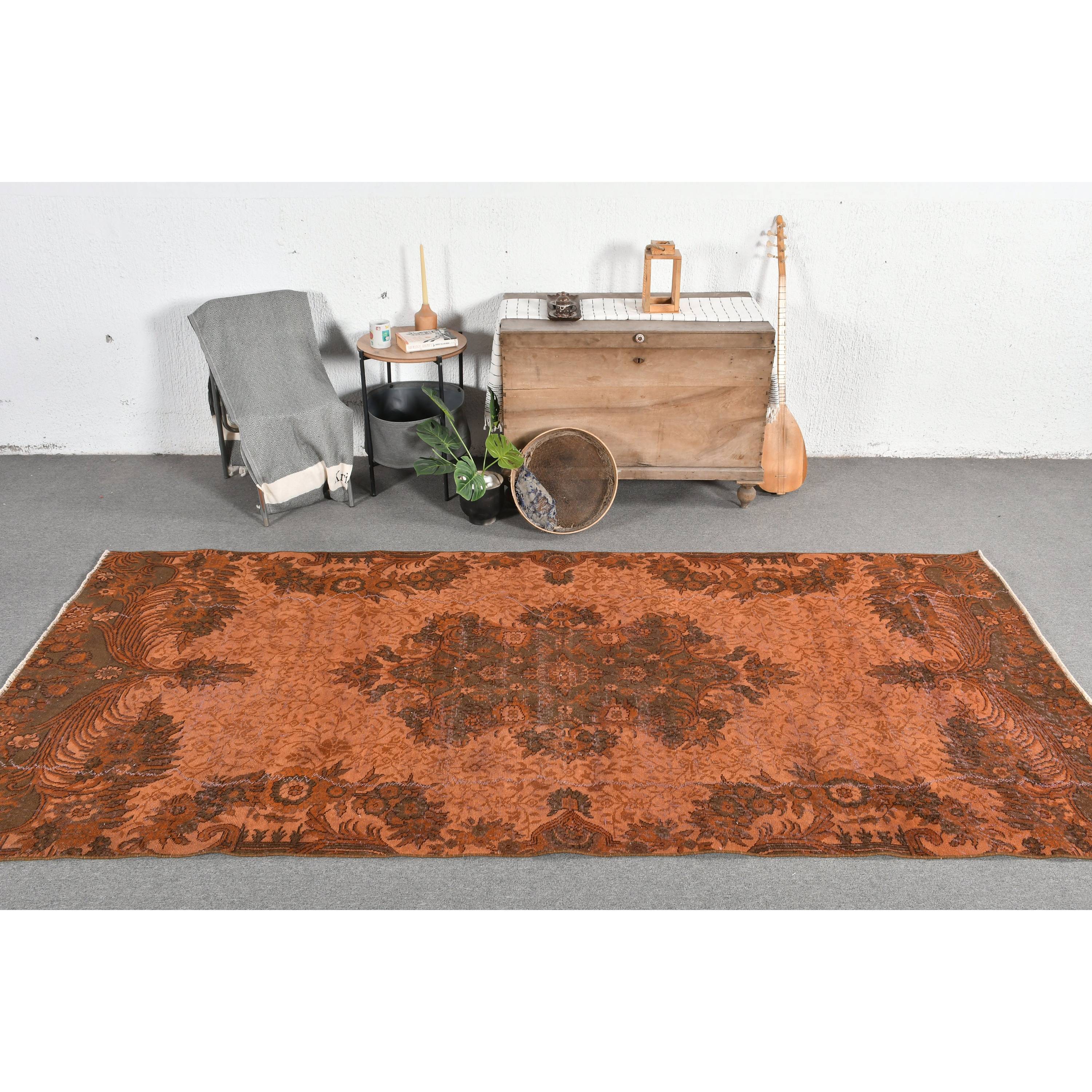 สีน้ำตาล