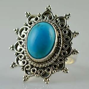 Bague ovale en argent sterling 925 faite à la main avec turquoise, style bohème, pierre de naissance de décembre, bijou incrusté élégant, cadeau idéal pour son anniversaire - Product Image 4