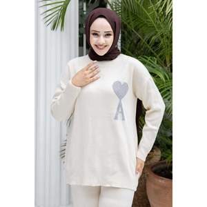 Ensemble 2 Pièces Pull Hijab Brodé Cœur Ecru - Product Image 3