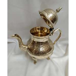 Tetera de latón de alta calidad económica con artesanía de primera calidad, ideal para interiores rústicos o clásicos - Product Image 1