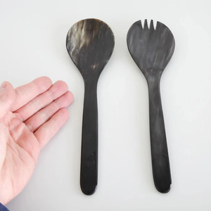 Cuillère à thé traditionnelle en corne de buffle petite élégante et parfaite pour mélanger les mélanges d'herbes et le café tradebyd - Product Image 1