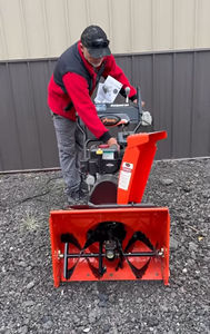 Soplador de Nieve Toro Power Max HD 828 OAE de Dos Etapas, Motor de Gasolina de 212 cc, con Arranque Eléctrico y 2 Años de Garantía - Product Image 2