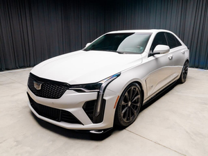 2022 C d I l l c CT4-V Blackwing Vehículo Eléctrico Turbo de Gran Autonomía, Volante a la Izquierda, Interior Claro, Tracción Trasera, Bajo Kilometraje 90-110kWh - Product Image 5