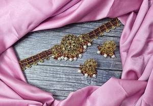 Ensemble de collier en laiton poli de qualité exportée avec accents de pierres précieuses pour les soirées et les cadeaux de l'Inde - Product Image 2