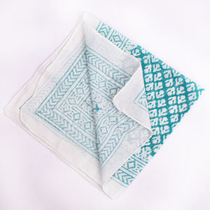 Bandana en coton imprimé à la main, motif floral, léger, écologique, écharpe à nouer, tissu doux, lavable, respirant, couvre-chef carré - Product Image 3