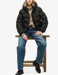 Dernière conception de veste bouffante à capuche rembourrée noire avec logo personnalisé pour femmes coupe-vent en polyester veste à bulles d'hiver pour femmes - Product Image 3