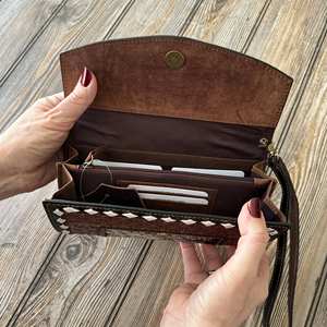 Nouveau concepteur usiné à la main sculpture embrayage élégant bohème élégance portefeuille en fourrure de vachette Western fabriqué à la main en cuir bracelet portefeuille - Product Image 3