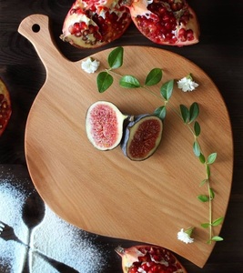 Tabla de cortar de madera estándar Premium con un diseño ergonómico para una experiencia de cocina cómoda y eficiente - Product Image 1