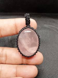 Colgante de Piedra Preciosa de Cuarzo Rosa Natural Pulido a Mano, Colgante de Hilo de Macramé con Cabujones de Joyería de Moda - Product Image 2