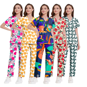 Conjunto de Uniformes Médicos para Mujer con Estampado de Dibujos Animados Personalizados, Blusa de Manga Corta con Cuello en V y Pantalones, Ropa de Trabajo Ligera para Hospital - Product Image 1