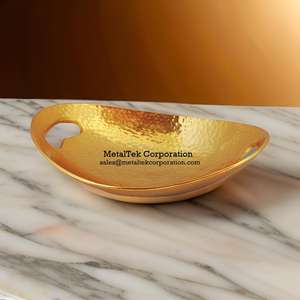Bol ovale en métal doré martelé, style arabe, design incurvé, poignées intégrées, luxe, pour la restauration ou la décoration de la maison, bols à chocolat - Product Image 3