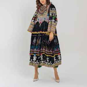Robe afghane brodée lourde femmes vieilles pièces afghani décoration pour Kuchi fête et vêtements de mariage - Product Image 5