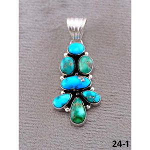 Pendentifs et breloques artisanaux en moissanite Emerald Valley du sud-ouest, avec design en argent sterling et motif eau blanche - Product Image 4