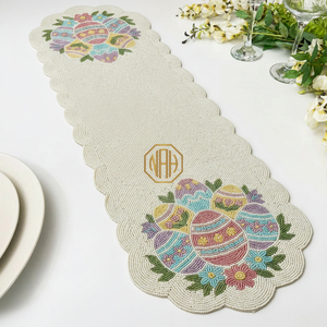 Chemin de table en perles, sous-plat, fait à la main, broderie florale, décoration d'hôtel, personnalisé - Product Image 3