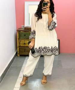 Ropa formal larga con diseño de ropa cosida con estilo, perfecta para damas modernas que buscan modestas y elegantes a la moda - Product Image 4