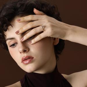 แหวนหมั้นเพชรเลี้ยงในห้องปฏิบัติการสีชมพูสดใสโดยลูเซีย-บราวน์ - Product Image 5