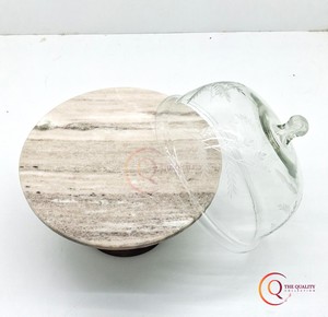 Support à gâteau en bois d'acacia fait à la main avec dôme en verre marbré imprimé de logo personnalisé pour l'affichage de Noël ou une utilisation toute l'année - Product Image 3