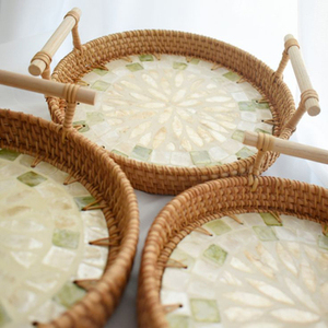 Ensemble de 3 plateaux ronds en rotin et nacre avec poignées, design attrayant, différentes tailles, plateaux de service pour aliments - Product Image 5