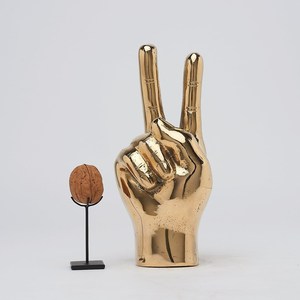 มือสันติภาพทองแดงขัดเงาด้วยเรืองแสงสีทอง ประติมากรรมสีบรอนซ์ของคู่รักในหัวใจ สัญลักษณ์ความรัก งานศิลปะ ตกแต่งบิดทอง - Product Image 3