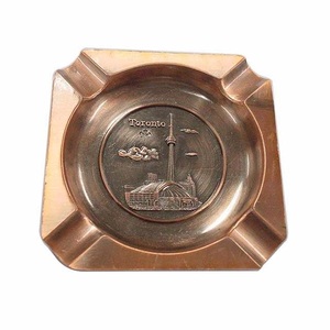 Cenicero de latón de estilo clásico Diseño de madera y acero con acabado plateado a la venta para decoraciones para fumar - Product Image 3