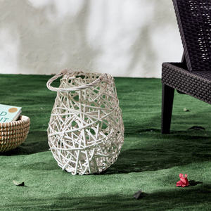 Linterna de mimbre grande con forma de cilindro de diseño tejido natural, colgante de mimbre rústico con acabado blanco - Product Image 3