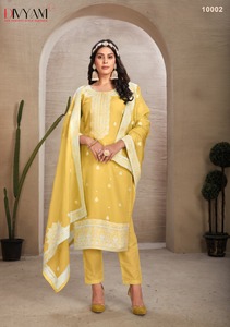 Hermoso diseño increíble color nueva variedad orgánica Kurti pantalón y Dupatta Jacquard con trabajo manual exportador mundial en línea - Product Image 3