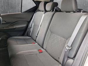 Nissan Kicks SV 2019 Usado, Color Oscuro, Tapicería de Tela, R17, Volante a la Izquierda - Product Image 3
