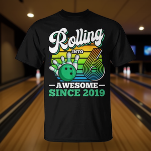 Maglietta per il 6° compleanno del ragazzo a tema bowling - In arrivo al 6° anno - Product Image 3