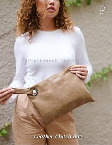 El diseñador lleva tu estilo esencial con este elegante bolso de mano de cuero plegable sobre el embrague de cuero ofrece practicidad de estilo - Product Image 6