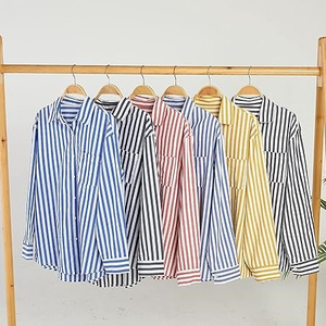 เสื้อครอปแขนยาวมีซับในสำหรับผู้หญิง เสื้อเชิ้ตลำลองแบบสั่งทำ เสื้อเชิ้ตติดกระดุม ทรงพอดีตัว คอวีหวาน - Product Image 6