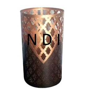 Boda y decoración del hogar Vela de metal decorativa Soporte votivo Soporte de vela grabado a mano - Product Image 1