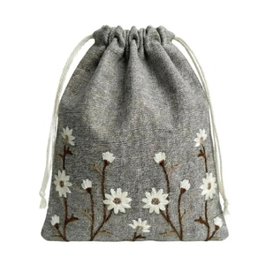 Pochette en coton brodée de fleurs avec cordon de serrage, 8x9 pouces, 150 GSM, sac cadeau réutilisable en tissu - Product Image 2