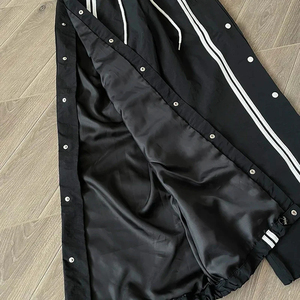 Veste coupe-vent unisexe multicolores, coupe régulière, veste coupe-vent ajustée, pantalon en nylon, rayures blanches, boutons argentés, ouverture sur le devant - Product Image 4