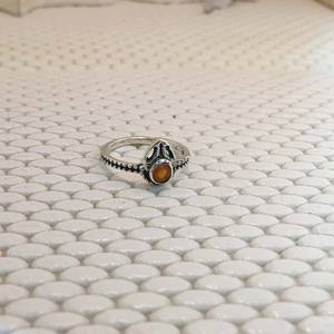 Bague de mode pour femmes en argent sterling 925 de haute qualité avec diamant coupé en cornaline orange comme pierre principale pour les fêtes de mariage - Product Image 3