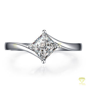 Anillo de compromiso de corte princesa personalizado, joyería clásica de boda solitaria para mujer en plata de ley - Product Image 3