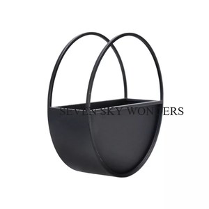 Nouvelle conception tenture murale jardinières et Pots de fleurs en métal classique moderne de qualité supérieure jardinières murales suspendues en fer couleur noire - Product Image 3