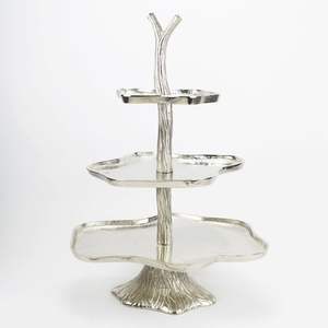 Support à gâteau moderne à 3 niveaux en métal aluminium de dernière conception avec nickelage unique pour décoration de fête d'anniversaire et gâteaux - Product Image 6