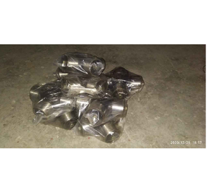 Croix de joint universelle pour arbres à cardan de laminoir Composants en acier personnalisés OEM avec longue durée de vie et utilisation haute performance - Product Image 1