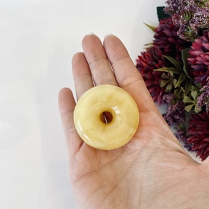 Colgante de Ámbar Báltico Natural Amarillo en Forma de Donut, Collar Clásico para Niños - Product Image 2