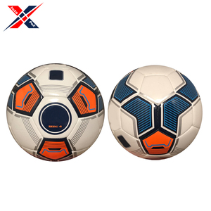 ลูกฟุตบอลพีวีซีแบบมืออาชีพวัสดุหนาขนาดมาตรฐาน5ทนทานสำหรับการฝึกผู้ใหญ่ในสนามธรรมดาโลโก้ออกแบบได้ตามต้องการ - Product Image 4