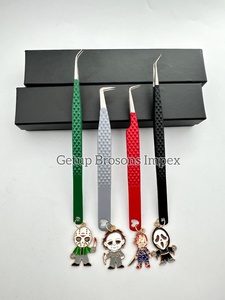 Pinzas para Extensión de Pestañas de Diferentes Estilos y con Diferentes Recubrimientos en Polvo, Diseño de Corazón Recortado con Llaveros Personalizados de Halloween, Herramientas de Belleza - Product Image 1
