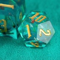 Ensemble de dés polyédriques en résine faits main personnalisés avec poisson rouge liquide et sable mouvant, 7 pièces pour RPG et Dungeons & Dragons