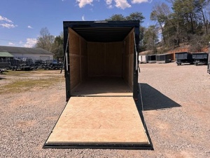 Remolque de carga cerrado Outlaw 7x16 7K Puerta de rampa de eje tándem Remolque de carga seca para equipos y uso comercial - Product Image 5