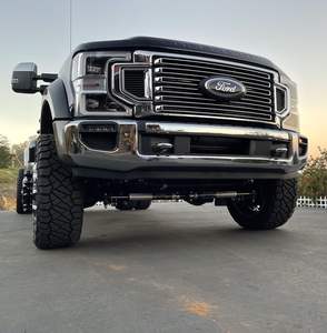 Ford F-450 Super Duty King Ranch 4x4 Turbodiesel V8, Double Cabine, 4 roues motrices, très bien équipé, modèle 2023 - Product Image 1